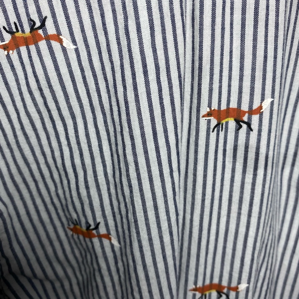 XL old navy button down w/ fox print